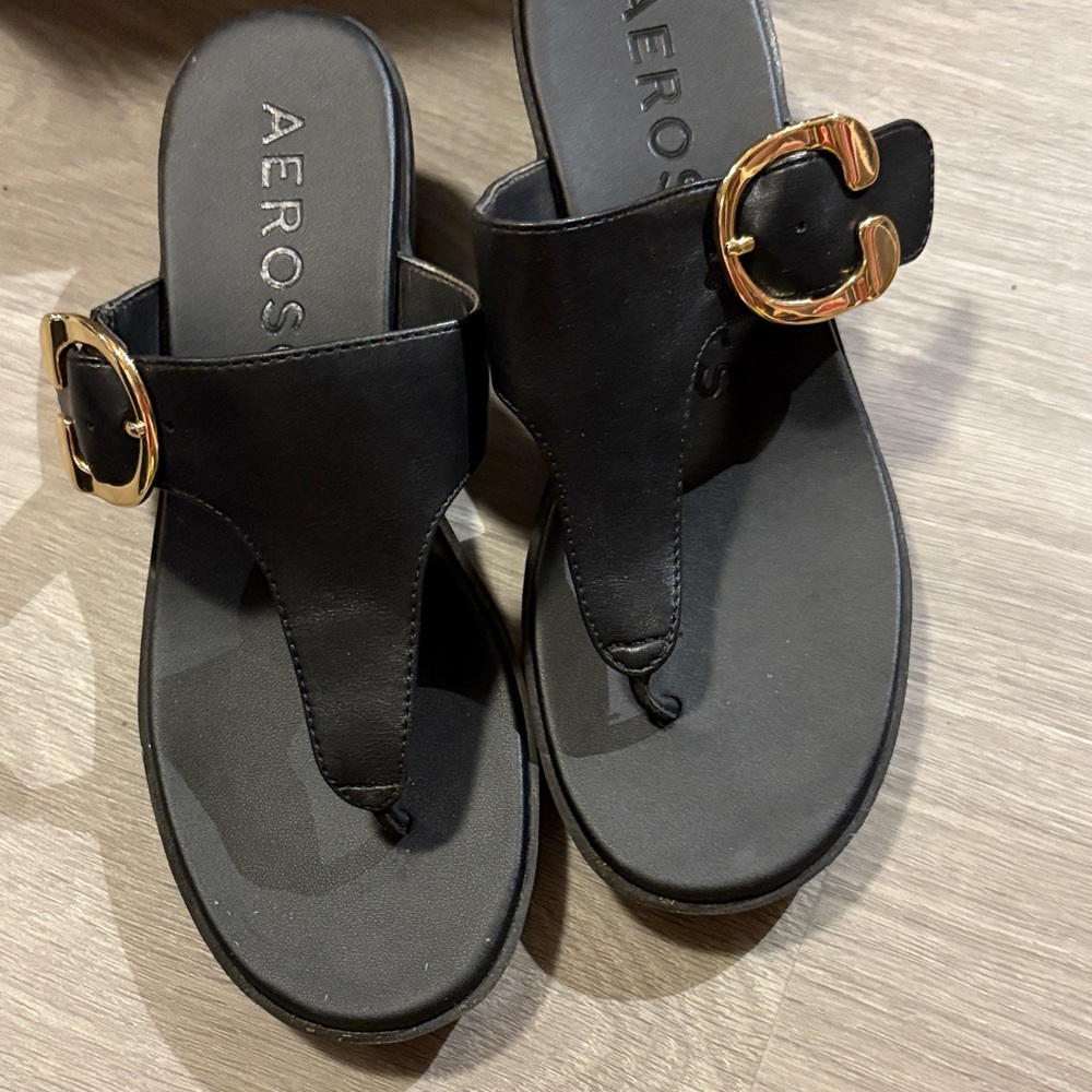 AEROSOLES Black Sandals with Gold Accent 7.5 M